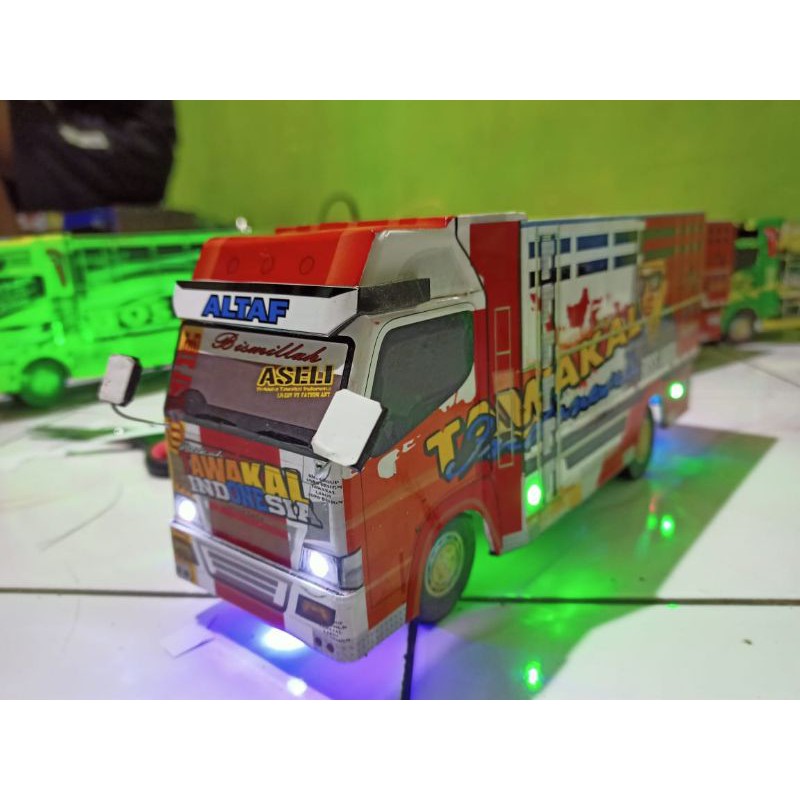 Jual MINIATUR TRUK DAN BUS PAKAI LAMPU Shopee Indonesia