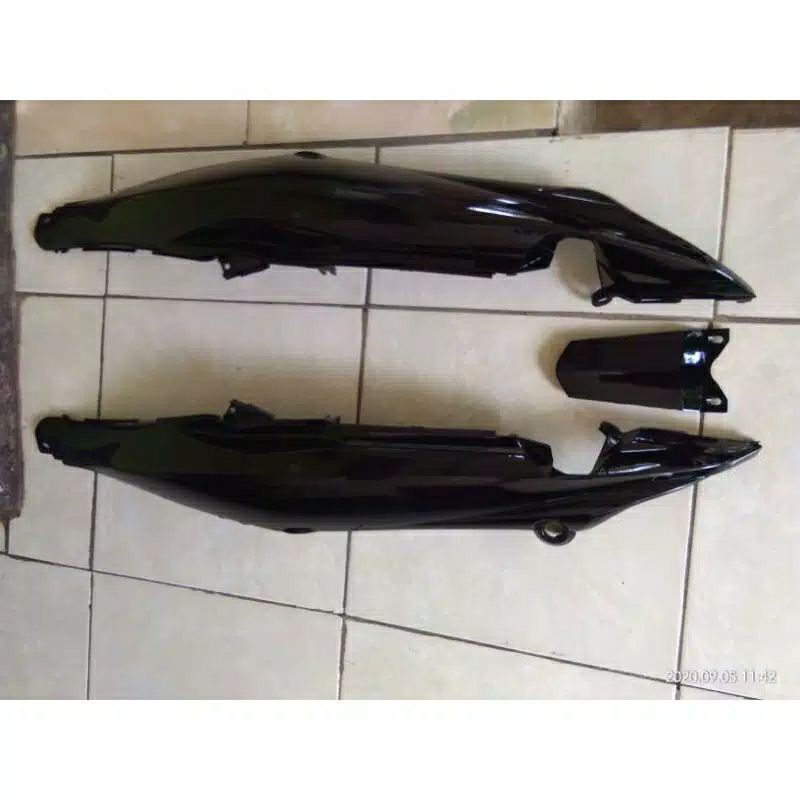 Jual Body Belakang Kanan Kiri Jupiter Z Burhan Hitam Polos Shopee