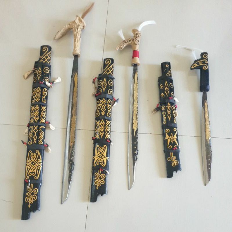 Jual Mandau Naga Ukir Emas Mandau Khas Suku Dayak Kalimantan Shopee