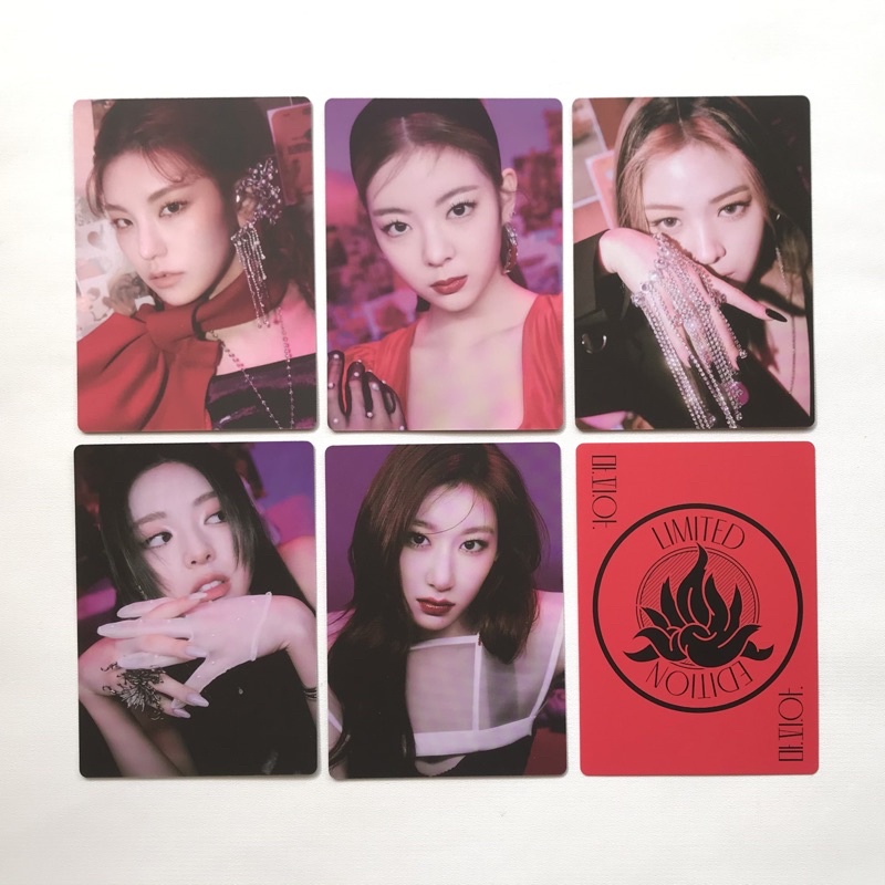 Jual ITZY GUESS WHO Special Photocard Yeji Lia Ryujin Chaeryeong