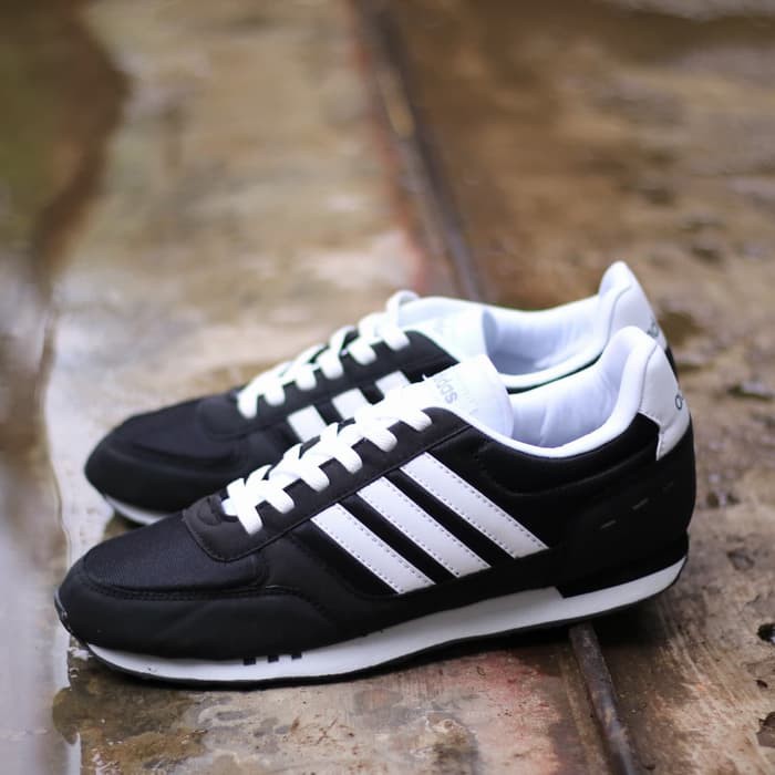 Jual NEW Sepatu Adidas Neo City Racer Black White Terbaru 100 Original