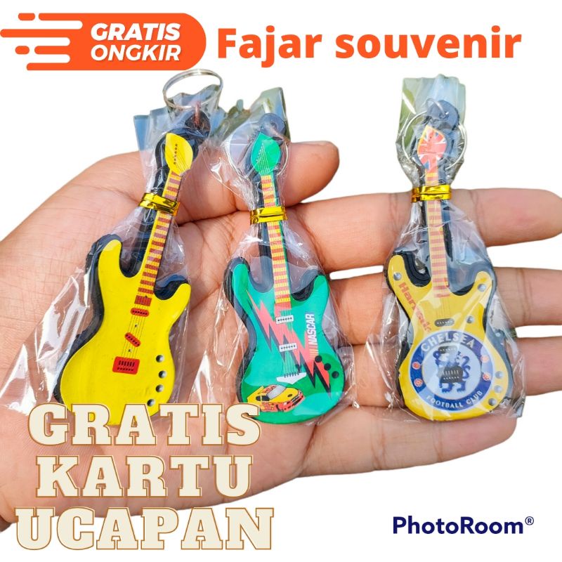 Jual 1 PACK 100 PCS Souvenir Pernikahan Gantungan Kunci Gitar Kemas