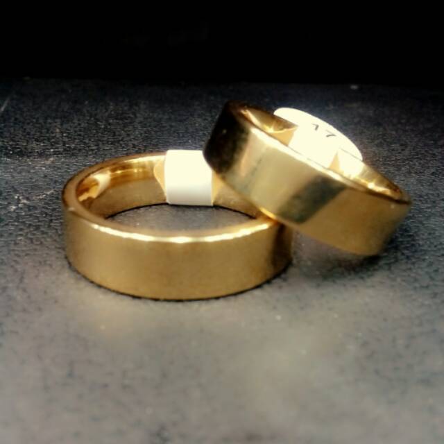 Jual Cincin Couple Gold Polos Flat Titanium Ukir Nama Dan Box Shopee