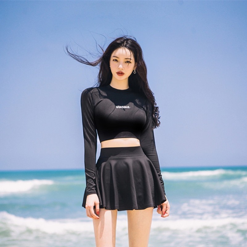 Jual 𝐑𝐄𝐀𝐃𝐘 𝐒𝐓𝐎𝐂𝐊 𝐒𝐀𝐅 RONNIE bikini set crop top long sleeve skort