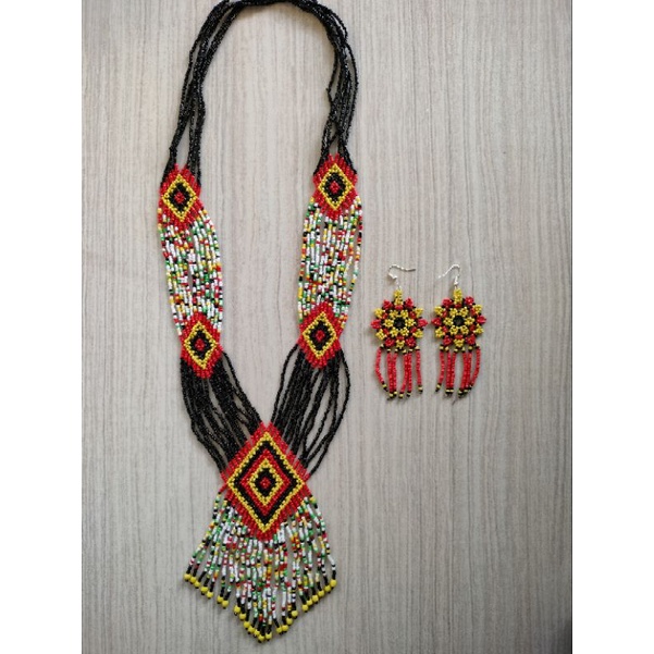 Jual Satu Set Kalung Ketupat Dan Anting Manik Manik Khas Dayak