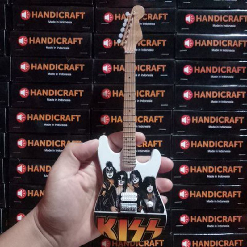 Jual Miniatur Gitar Fender Stratocaster Personil Kiss Shopee Indonesia