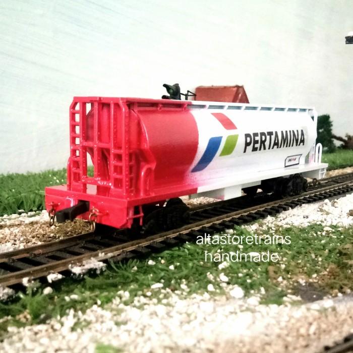 Jual Miniatur Miniatur Kereta Api Gerbong Minyak Pertamina Livery Merah