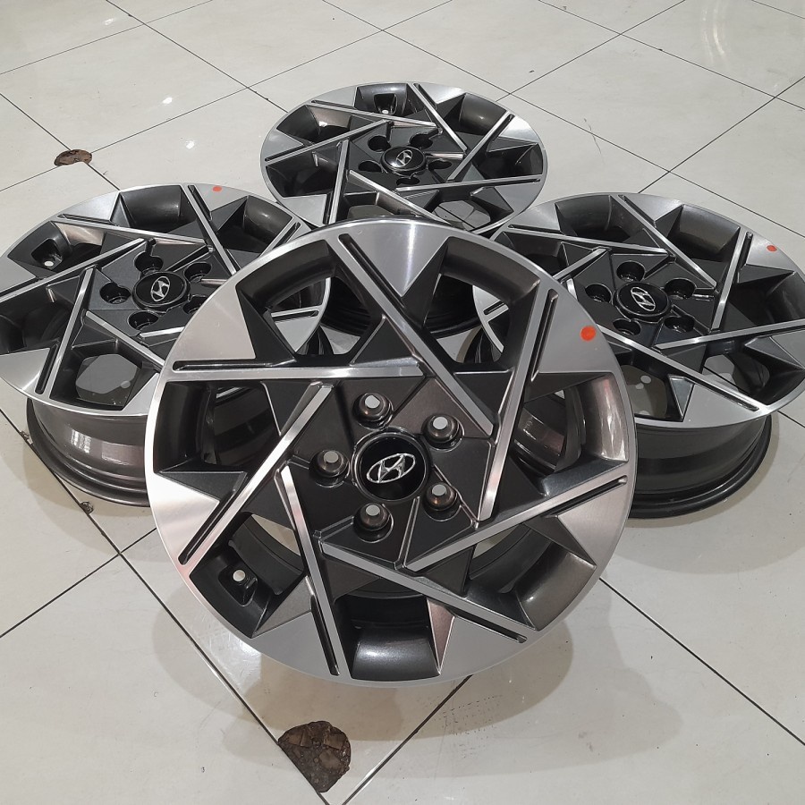 Jual Velg Mobil Bekas Oem Hyundai Stargazer Ring 16 Lebar 6 5 Pcd 5x114