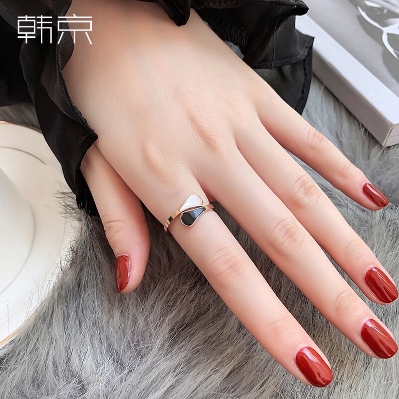 Jual Ls Cincin Wanita Titanium Lapis Emas K Model Hitam Putih