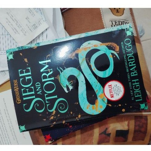 Jual Grishaverse Siege And Storm Leigh Bardugo Shopee Indonesia