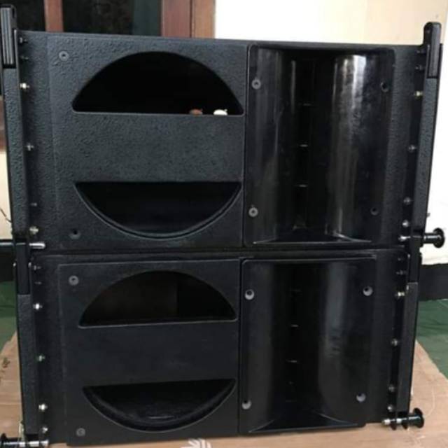 Source Vera Line Array Dual Inch Line Array Speakers Off