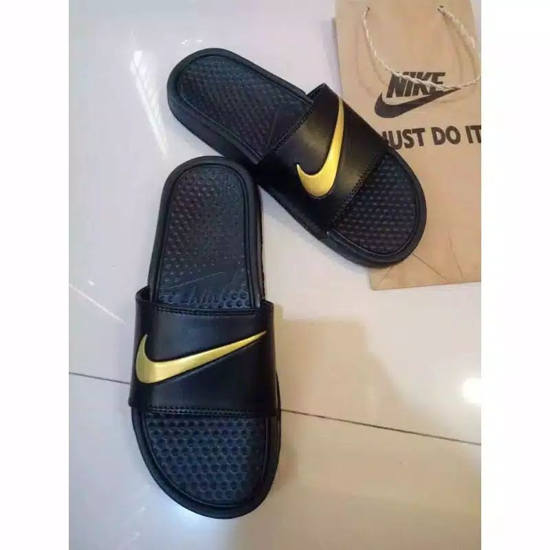 Jual Terbaru Sandal Nike Bennasi Swoosh Hitam Gold Sandal Slide