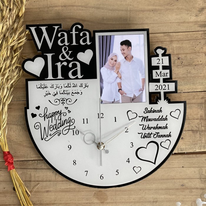 Jual Kado Pernikahan Plus Foto Custom Jam Dinding Akrilik Keren