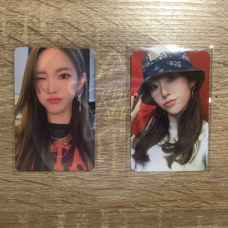 Jual WEEEKLY We Play Photocard Soojin Jiyoon Monday Soeun Jaehee