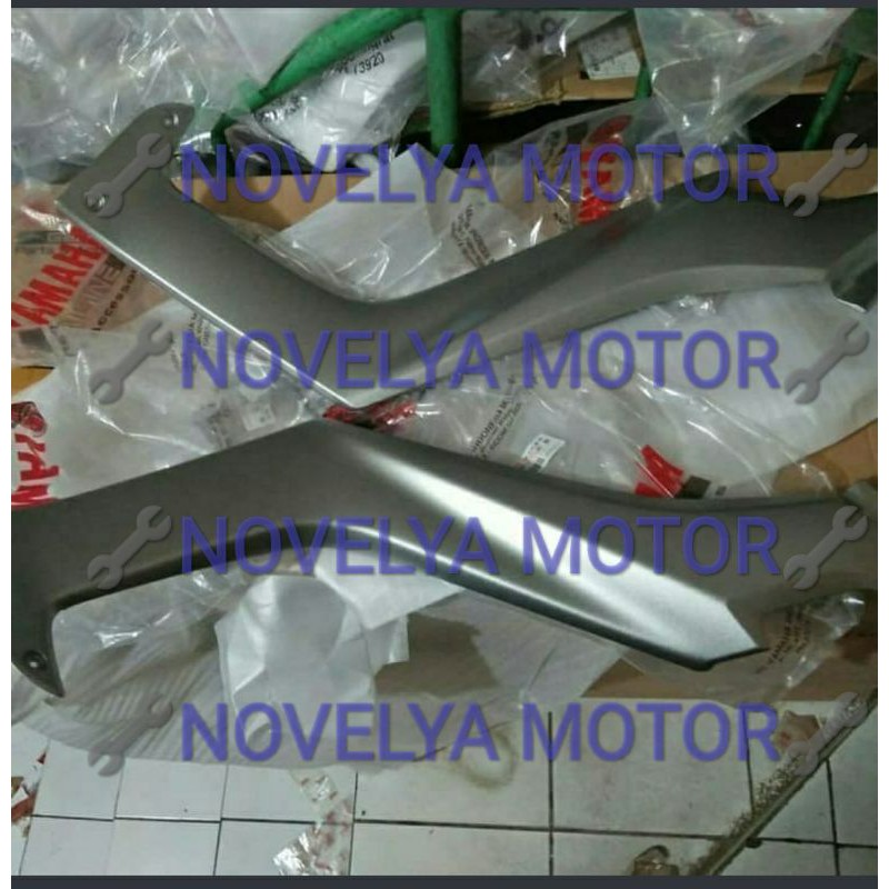 Jual Cover Side Sambungan Body Bodi Bawah Tengah N Max NMAX ABU MUDA