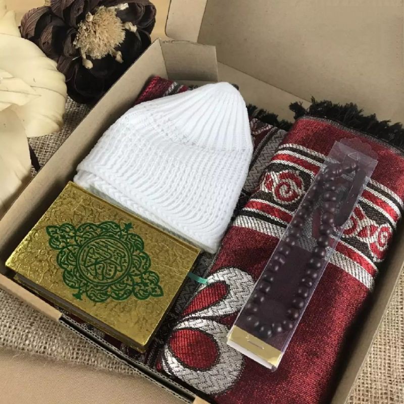 Jual Hampers Gift Box B Kado Cowok Sajadah Al Quran Peci Tasbih Kado