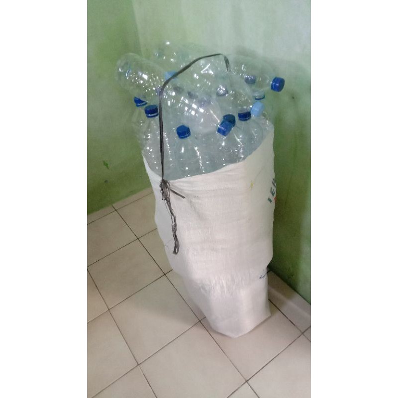 Jual Botol Bekas Aqua Oasis Dan Lemineral Shopee Indonesia