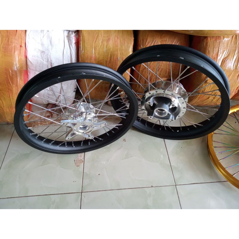 Jual Velg Paketan Cbr R Facelift Tapak Lebar X Shopee