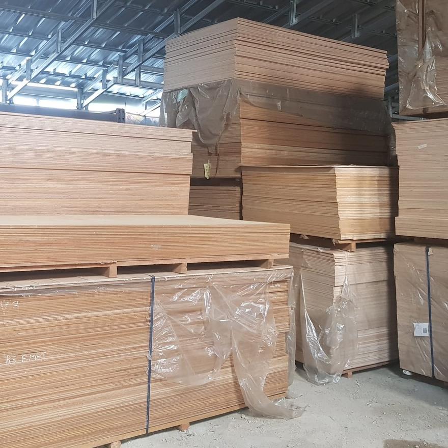 Jual Ready Stock Triplek Multiplek Plywood Meranti Mc Combi Uty A