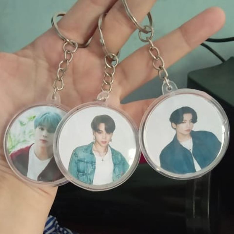 Jual Ganci Foto Kpop Custom Akrilik Ganci Foto Request Ganci Foto Bts