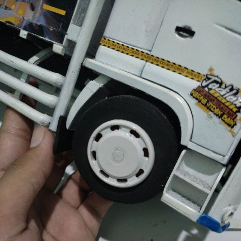 Jual Ban Miniatur Truk Bus Skala 20 Model Wheeldop Adiputro Shopee