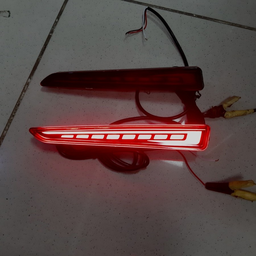 Jual Lampu Reflektor Cahaya Mata Kucing Bumper Belakang Mobil Rear