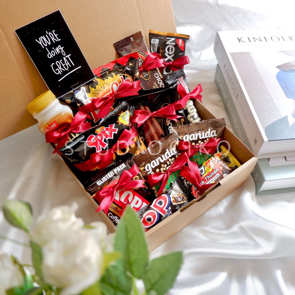 Jual Hampers Snack Hitam Snack Box Black Edition Kado Ulang Tahun