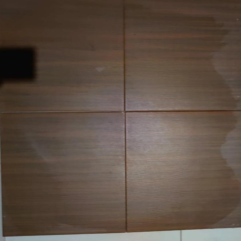 Jual Serbu Spesial Keramik Lantai 40x40 Matt Kasar Motif Urat Kayu