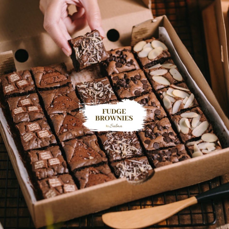 Jual Large Mix 5 Variants Fudge Brownies 20x20 Cm Shopee Indonesia