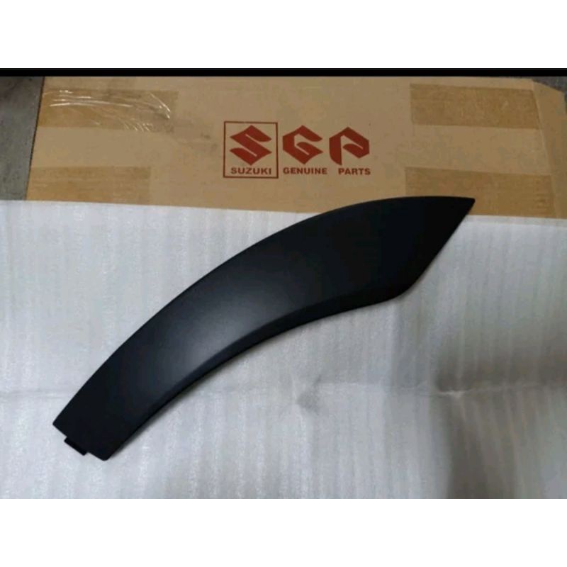 Jual List Fender Garnish Yang Nempel Di Pintu Tengah All New Ertiga Xl