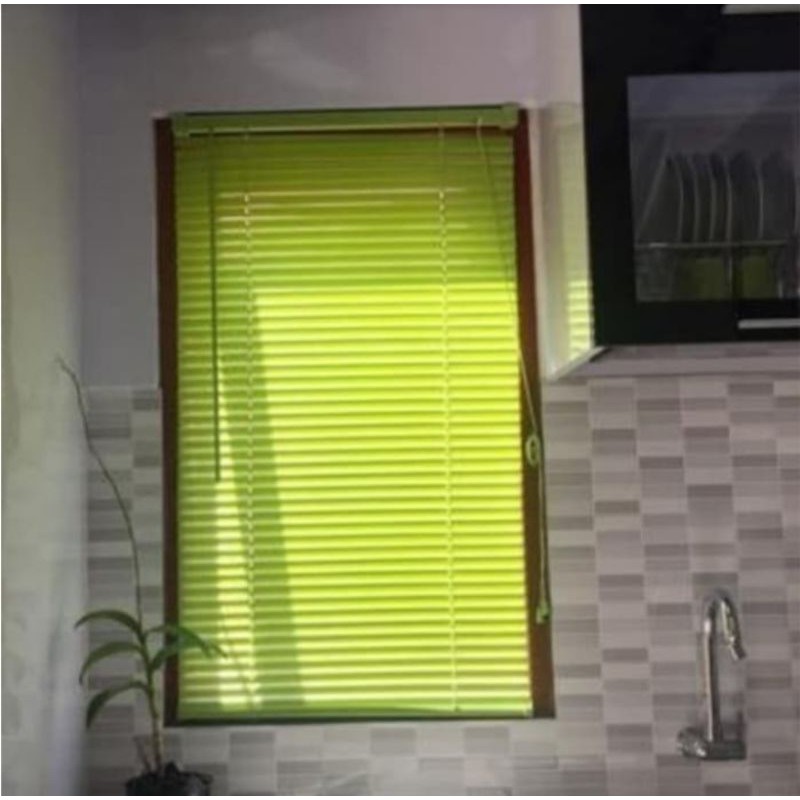 Jual TIRAI GULUNG PVC JENDELA 60 X 180 CM KRIS VENETIAN BLIND GORDEN