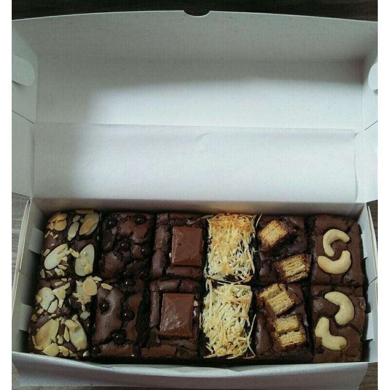 Jual Aiza Brownies Panggang Sekat Size Lebih Besar X Cm Mix