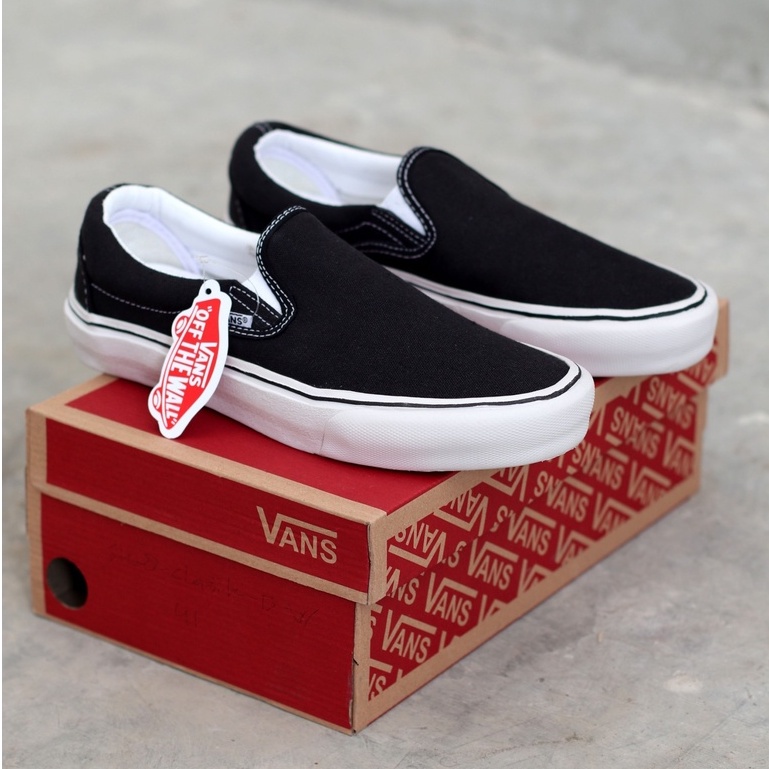 Jual Sepatu Vans Slip On Black White Classic Shopee Indonesia