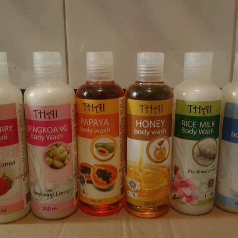 Jual THAI Body Wash 250ml Sabun Cair Goats Milk Rice Milk Papaya