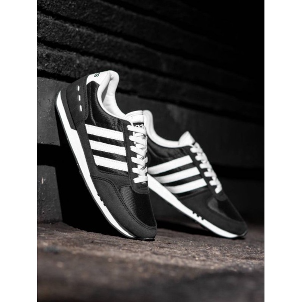 Jual ADIDAS NEO CITY RACER BLACK WHITE BNWB Shopee Indonesia