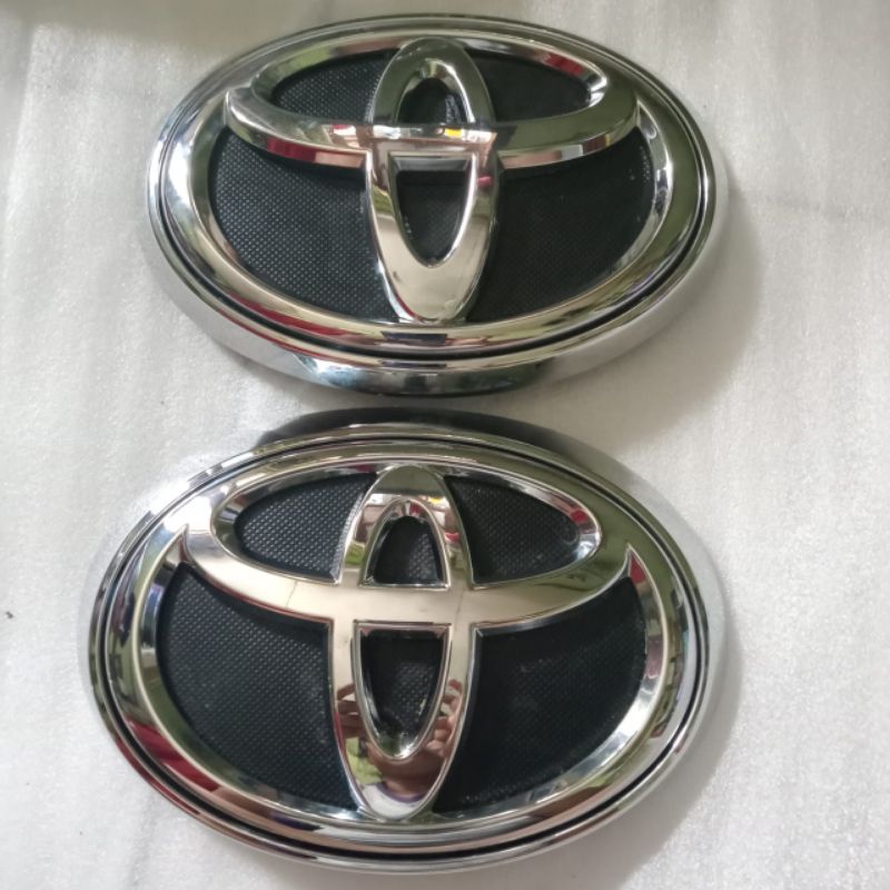 Jual LOGO GRILL DEPAN FORTUNER Shopee Indonesia