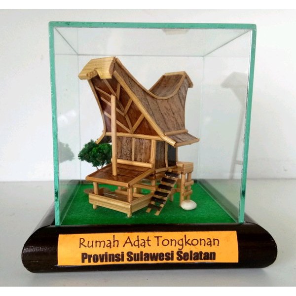 Jual Miniatur Rumah Adat Tongkonan Sulawesi Selatan Shopee Indonesia