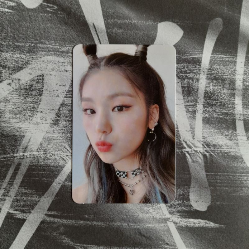 Jual Yeji Icy Pout Photocard Pc Itz Me Album Poca Itzy Lia Ryujin