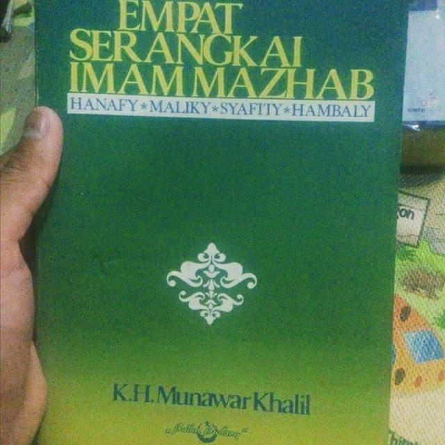 Jual Original Biografi Empat Serangkai Imam Mazhab Karya K H Munawar