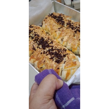 Jual STRUDEL BANANA CHOCO CHEESE BOLEN PISANG COKLAT KEJU ROTI PISANG