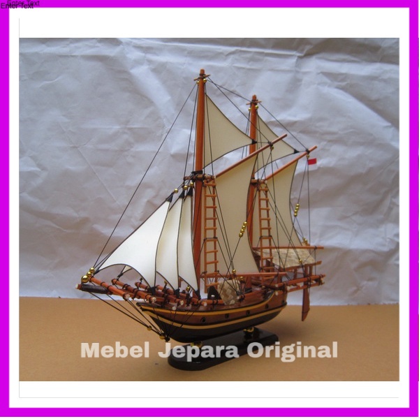 Jual Miniatur Kapal Laut Layar Pinisi Kado Souvenir Unik Eksklusif