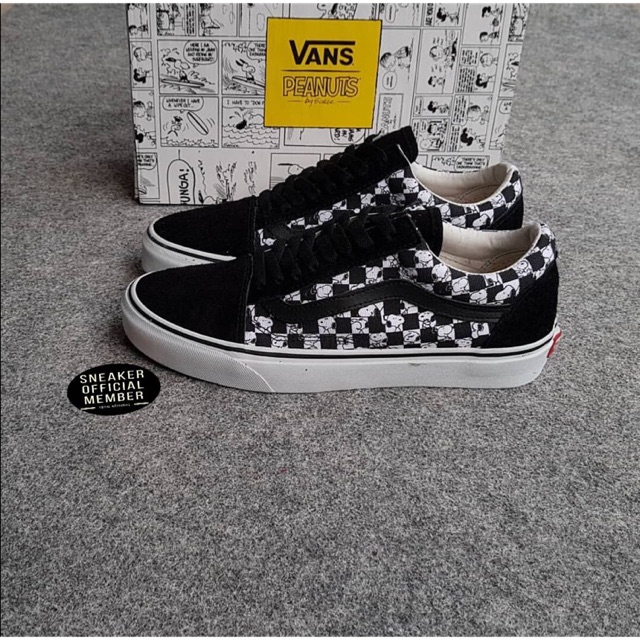 Jual Sepatu Vans Old Skool X PEANUTS Snoopy Checkerboard Black White