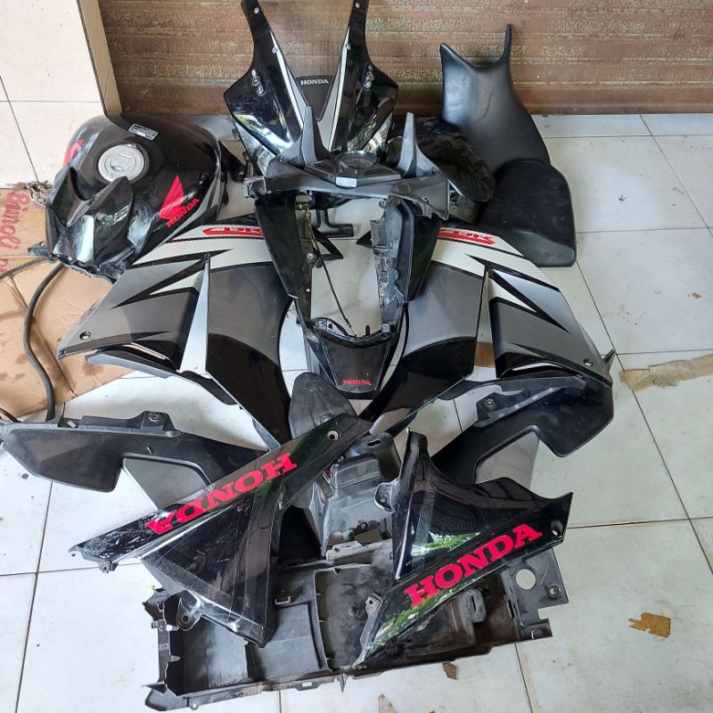 Jual BODY FULLSET FAIRING TANGKI BATOK LAMPU SPEEDOMETER CBR 150R K45