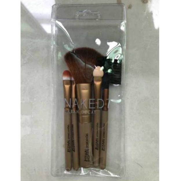 Jual Keluaran Bulan Ini Beli Gratis Mini Gold Kuas Naked Brush