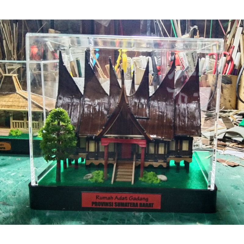 Jual Miniatur Rumah Gadang Sumatera Barat Uk X X Cm Lengkap