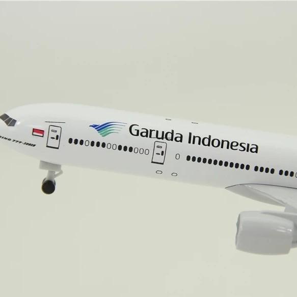 Jual Miniatur Pesawat Garuda Indonesia Boeing 777 300Er Shopee Indonesia