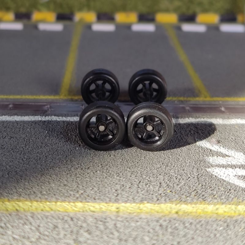 Jual BAN KARET HOT WHEELS SPOKE 5 HITAM Shopee Indonesia