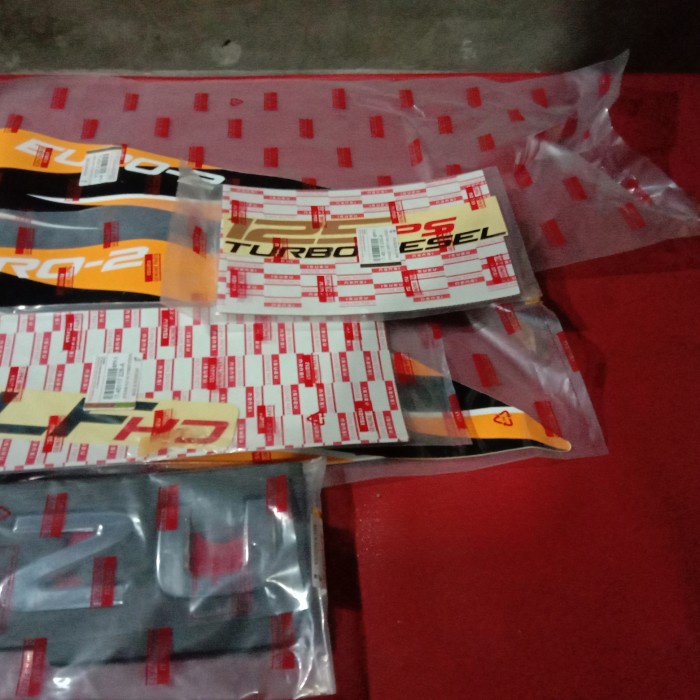 Jual Stiker Emblem Set Isuzu Elf Nkr Macan Termurah Shopee Indonesia