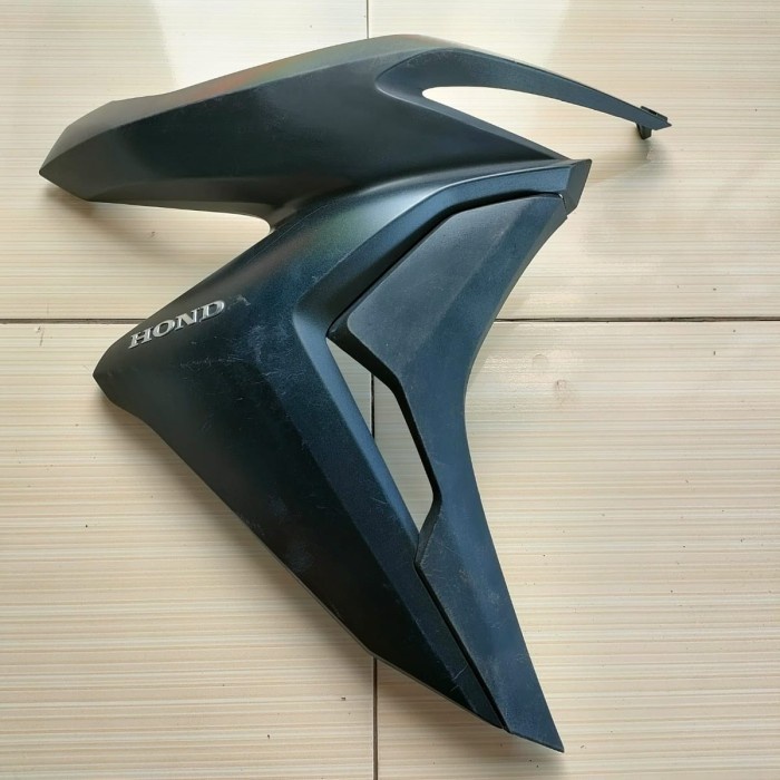 Jual Cover Sayap Tebeng Luar Kanan Depan Honda Vario New Original