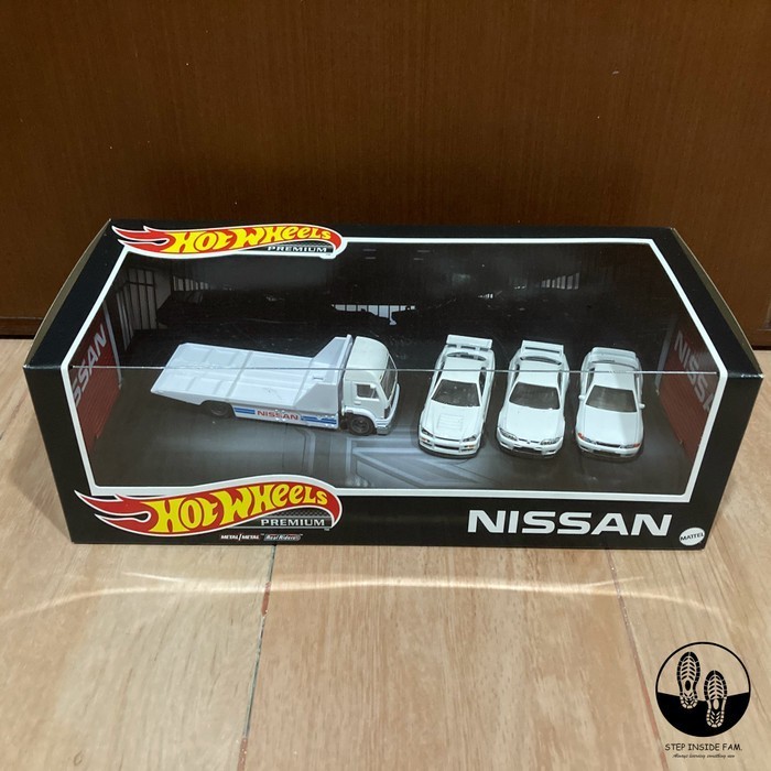 Jual Terbaru Hot Wheels Nissan GTR R R R GT R Premium Collector Diorama Set Shopee